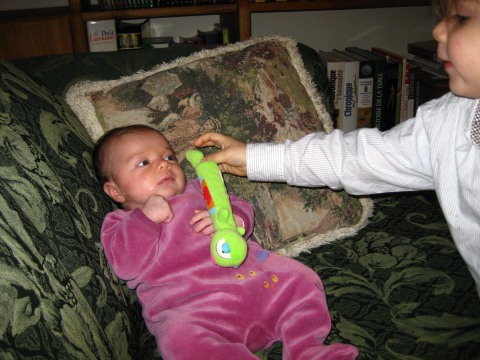 http://lestourtereaux.free.fr/blog/fevrier-2010/alizee-milan-2.jpg